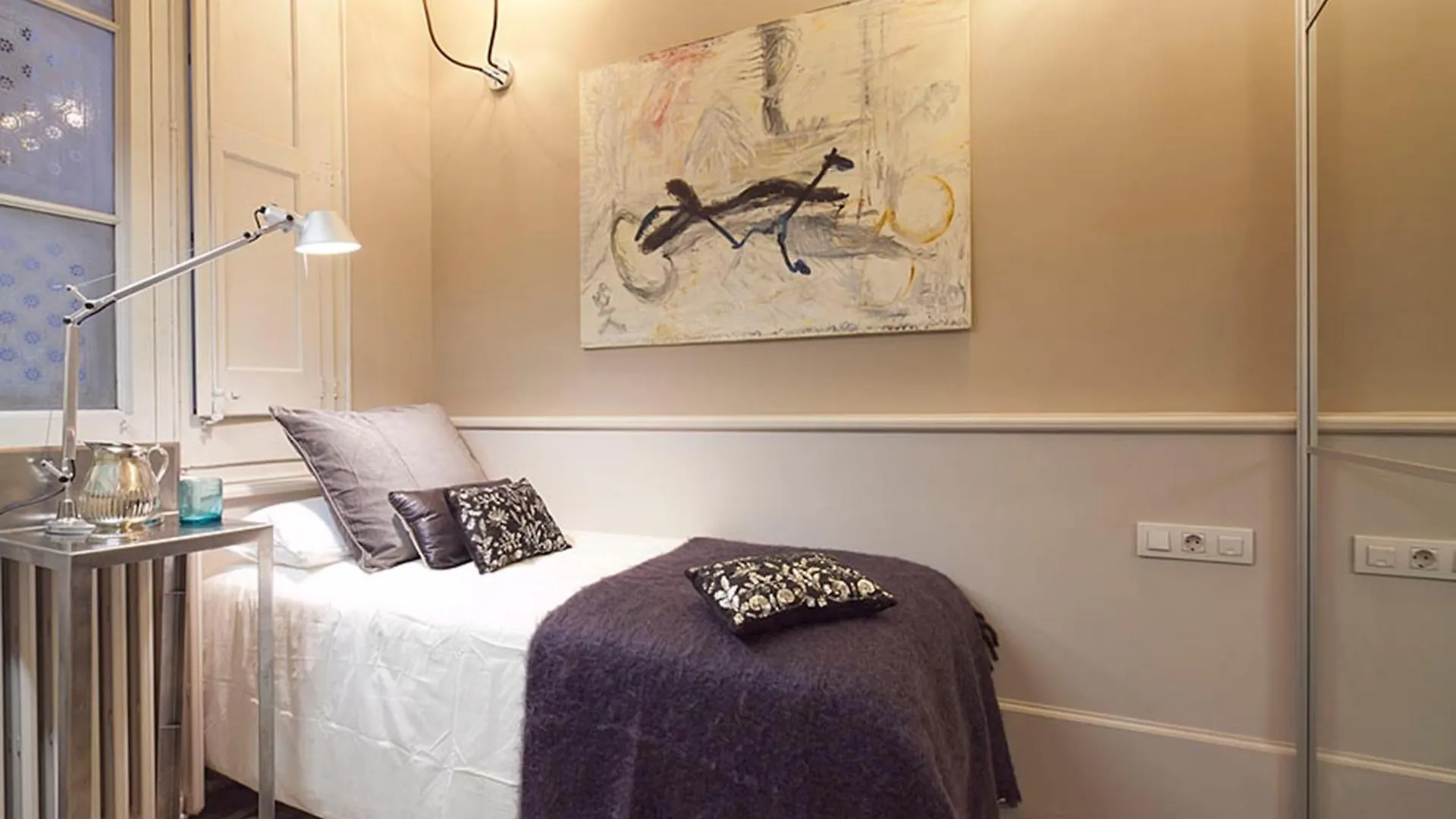 My Space Emirates - Apartments In Rambla De Catalunya Barcellona 0*,  Spagna