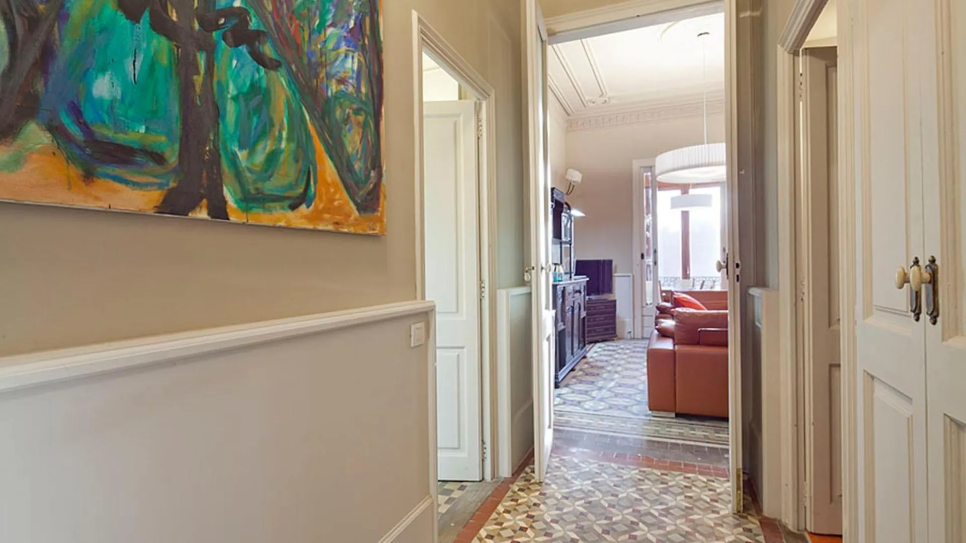 My Space Emirates - Apartments In Rambla De Catalunya Barcellona