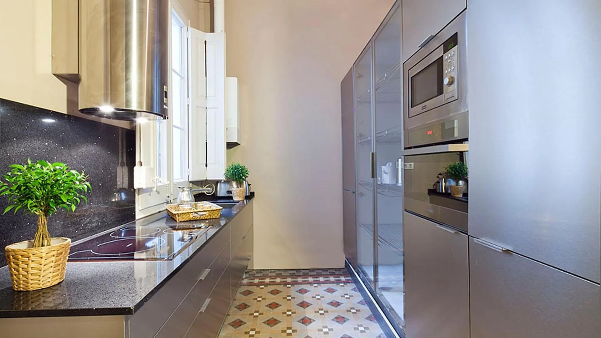 My Space Emirates - Apartments In Rambla De Catalunya Barcellona